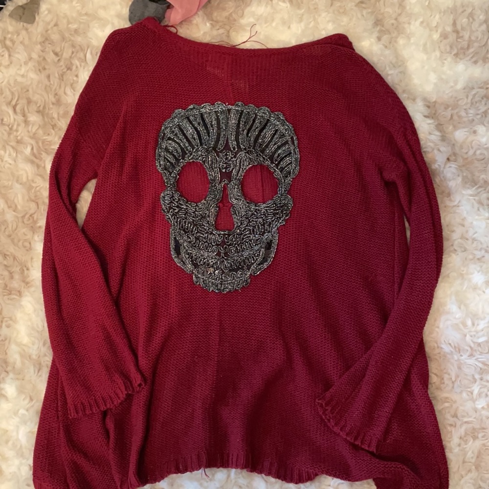 Burgundy oversized sweater with skull back